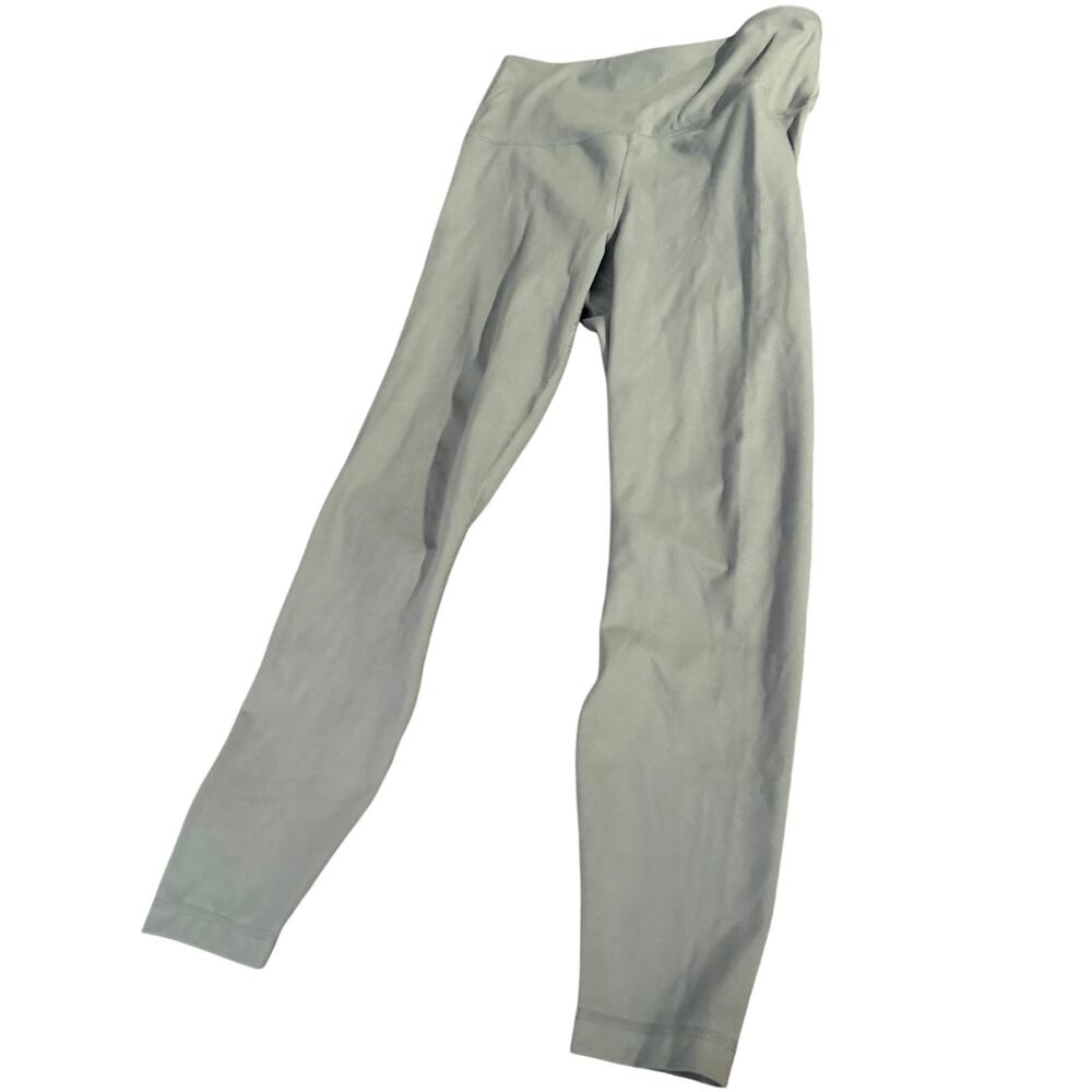 Yogalicious light gray leggings yoga sz M stretchy activewear womens gently used